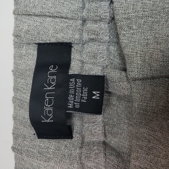 Karen Kane Cropped Pants Size M Lightweight Gray Elastic Waist High Rise Pockets - Picture 3 of 10